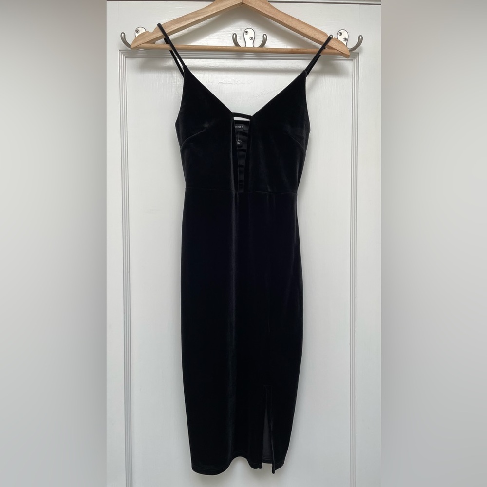 Forever 21 Black Velvet Texture Staircase Dress